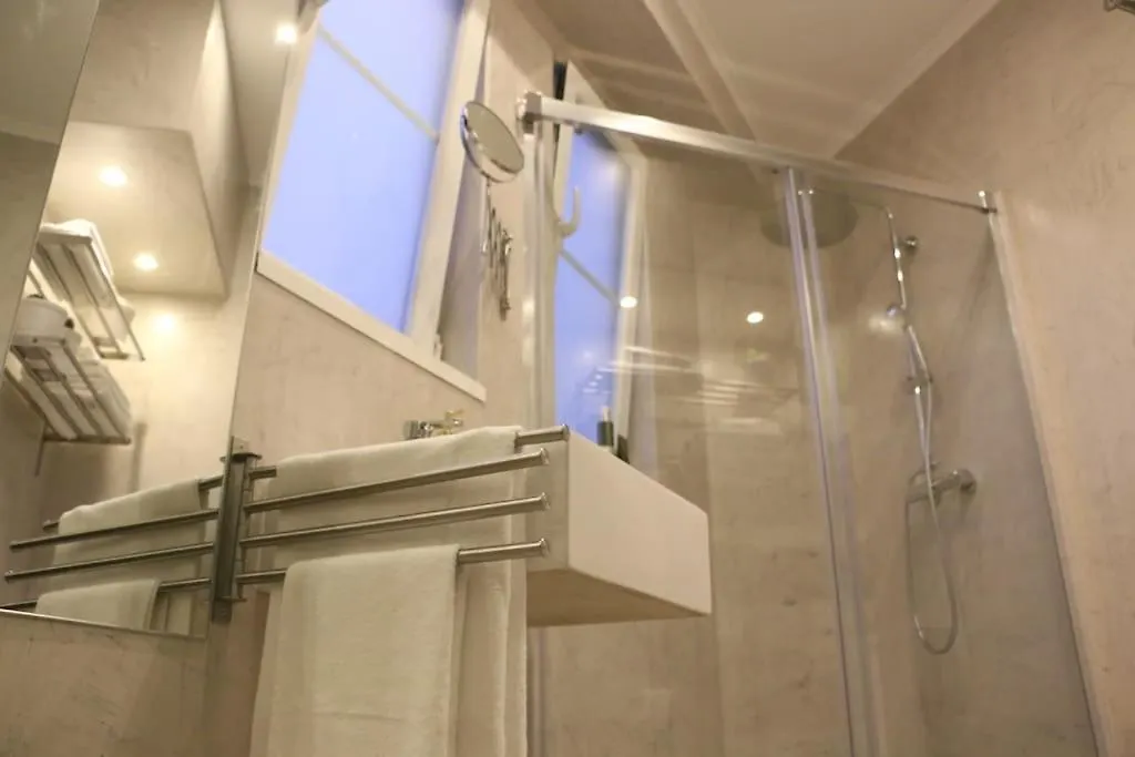 Madalena Views - Stylish & Luxury @ Baixa Lisboa Apartment